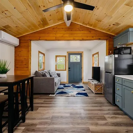 Cozy Cottage On Arbutus Lake Traverse Stadt Exterior foto