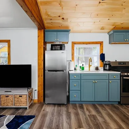 Cozy Cottage On Arbutus Lake Traverse Stadt Exterior foto