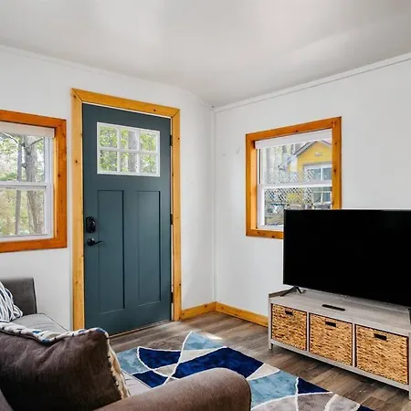 Cozy Cottage On Arbutus Lake Traverse Stadt Exterior foto