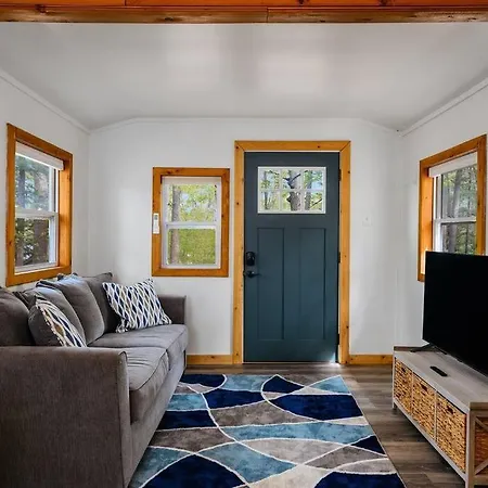 Cozy Cottage On Arbutus Lake Traverse Stadt Exterior foto